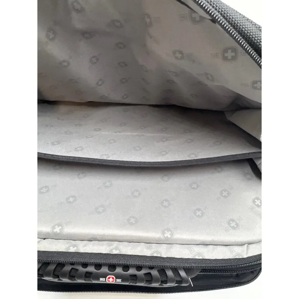 Wenger SwissGear The Grip 3950 Black Laptop Briefcase Messenger Bag Padded